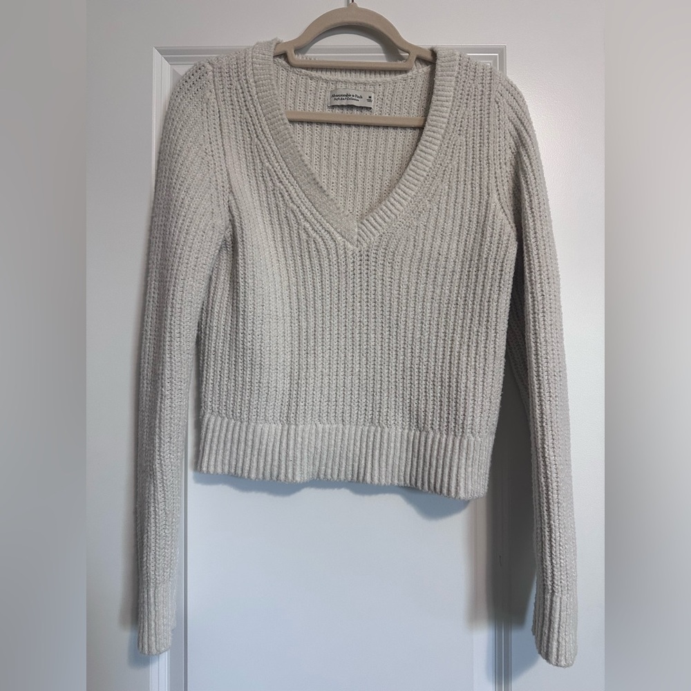 Abercrombie & Fitch V-Neck Sweater - Cream